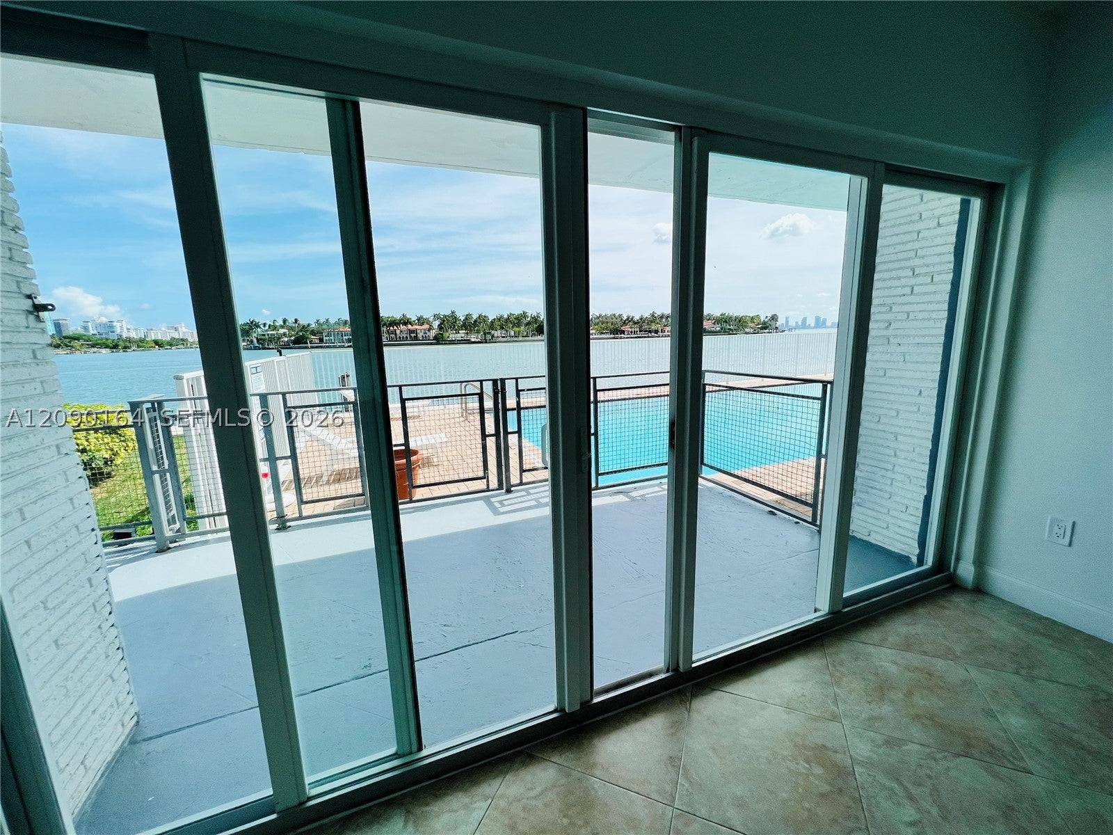 946 Bay Dr 7