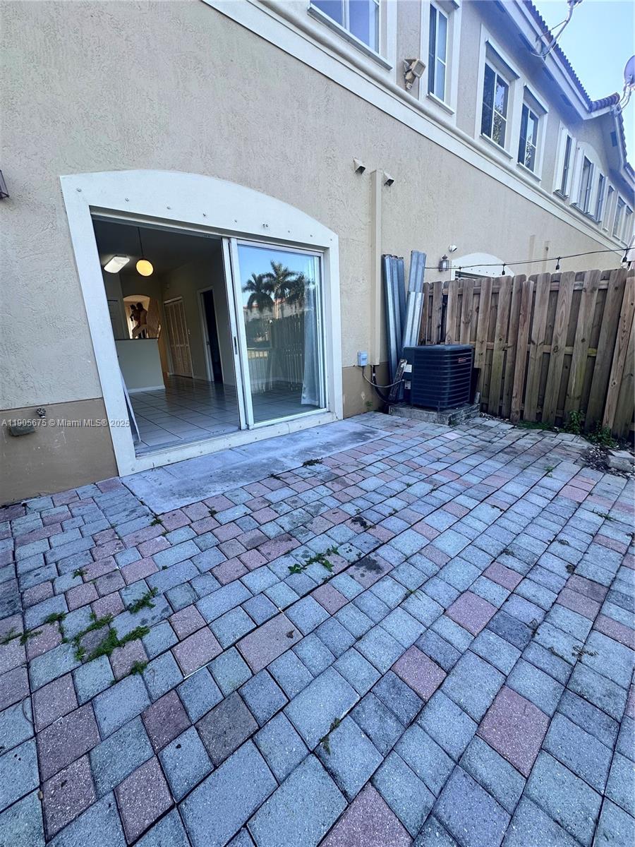 LEEWARD AT ISLANDS AT DOR - Residential Lease