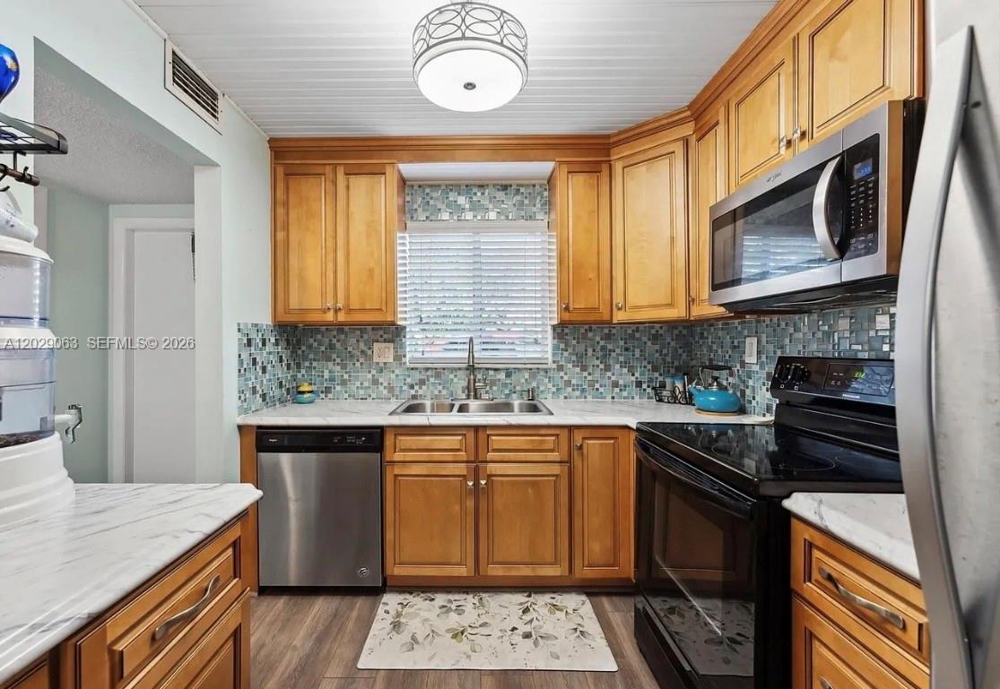 HOLLYWOOD GARDENS CONDOMI - Residential