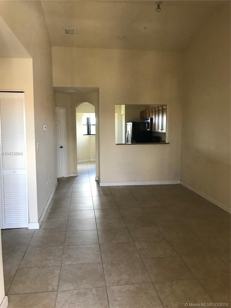 THE COURTS AT BAYSHORE II - Residential Lease