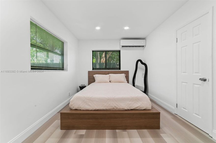 This stunning triplex consists main house with 3bed 1 bathroom, and two studios. Step outside and take a dip in the refreshing in-ground pool, or relax on the patio and soak up the Florida sun. Located within walking distance to bars, restaurants, and shopping, just minutes away from the Fort Lauderdale airport, seaport, beaches, downtown, and the famous Las Olas Blvd.