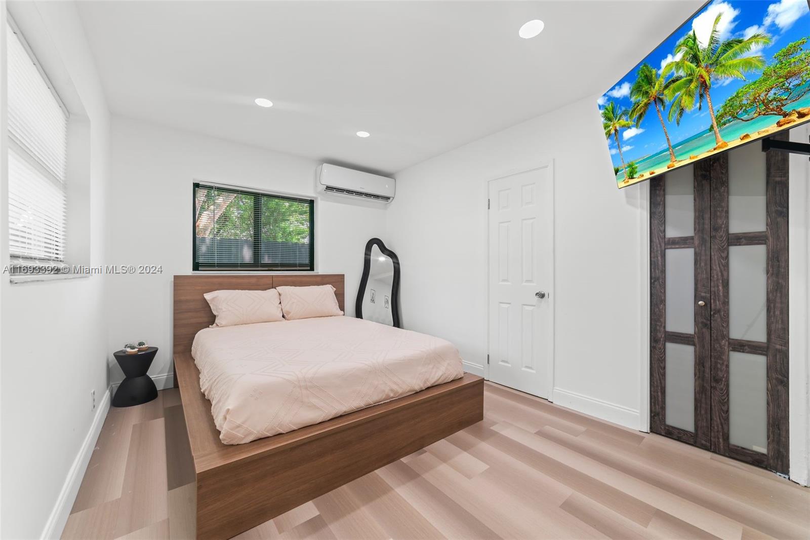CROISSANT PARK - Residential Income