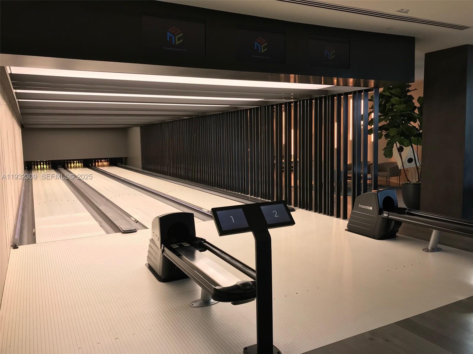 GRAN PARAISO - Residential Lease