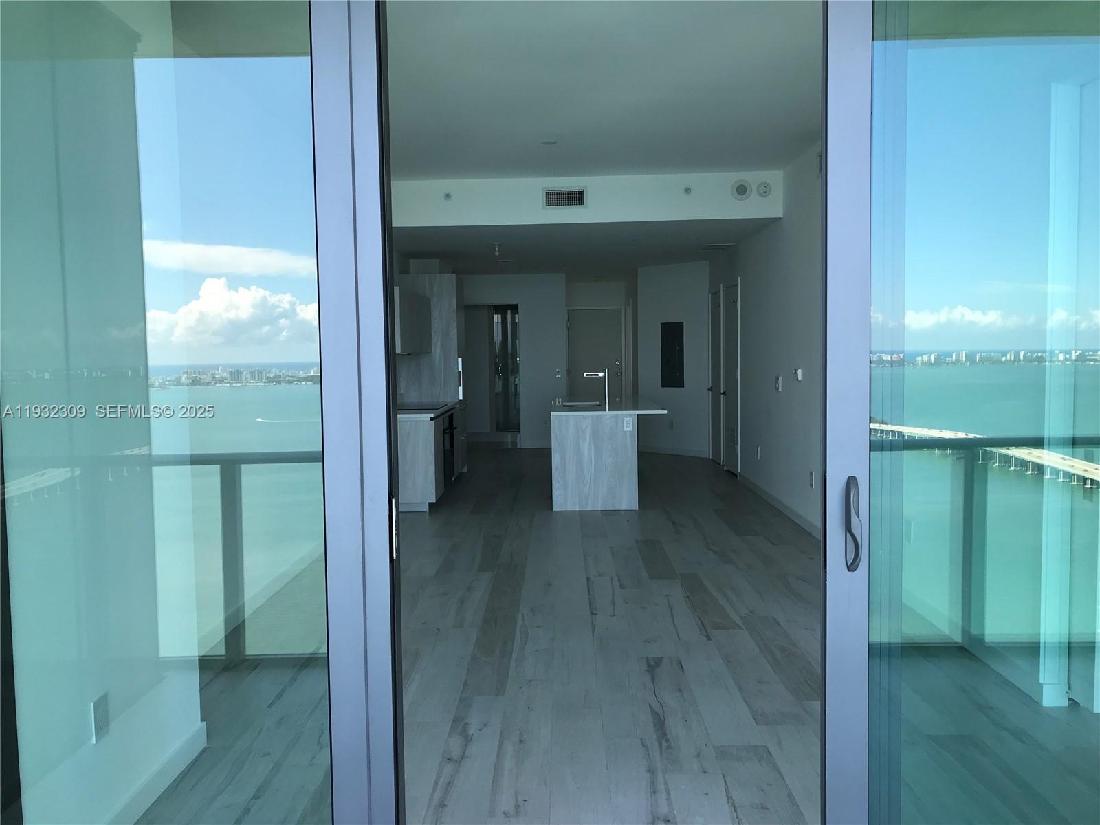 GRAN PARAISO - Residential Lease