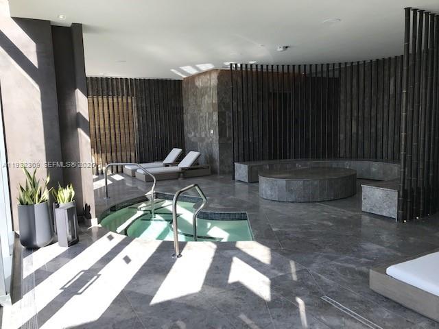 GRAN PARAISO - Residential Lease