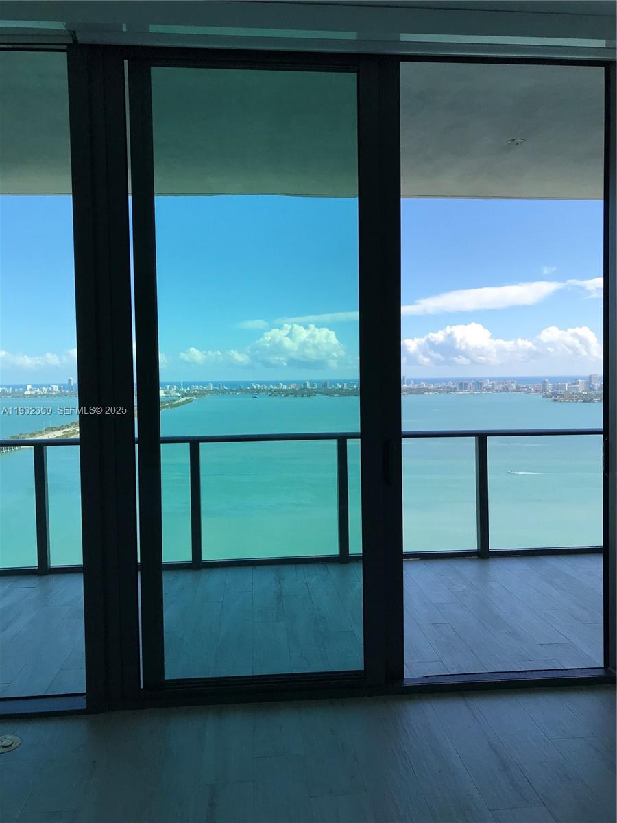 GRAN PARAISO - Residential Lease