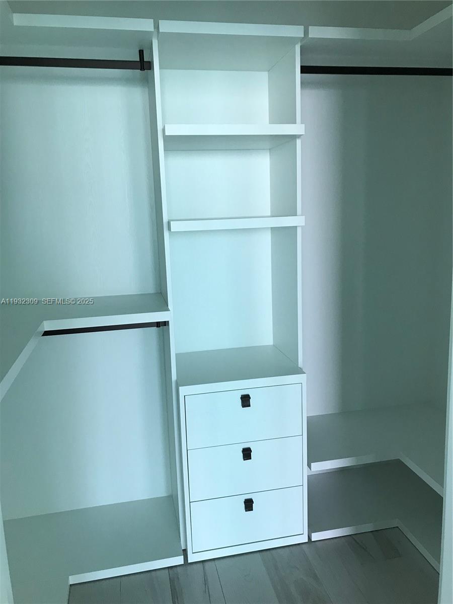 GRAN PARAISO - Residential Lease