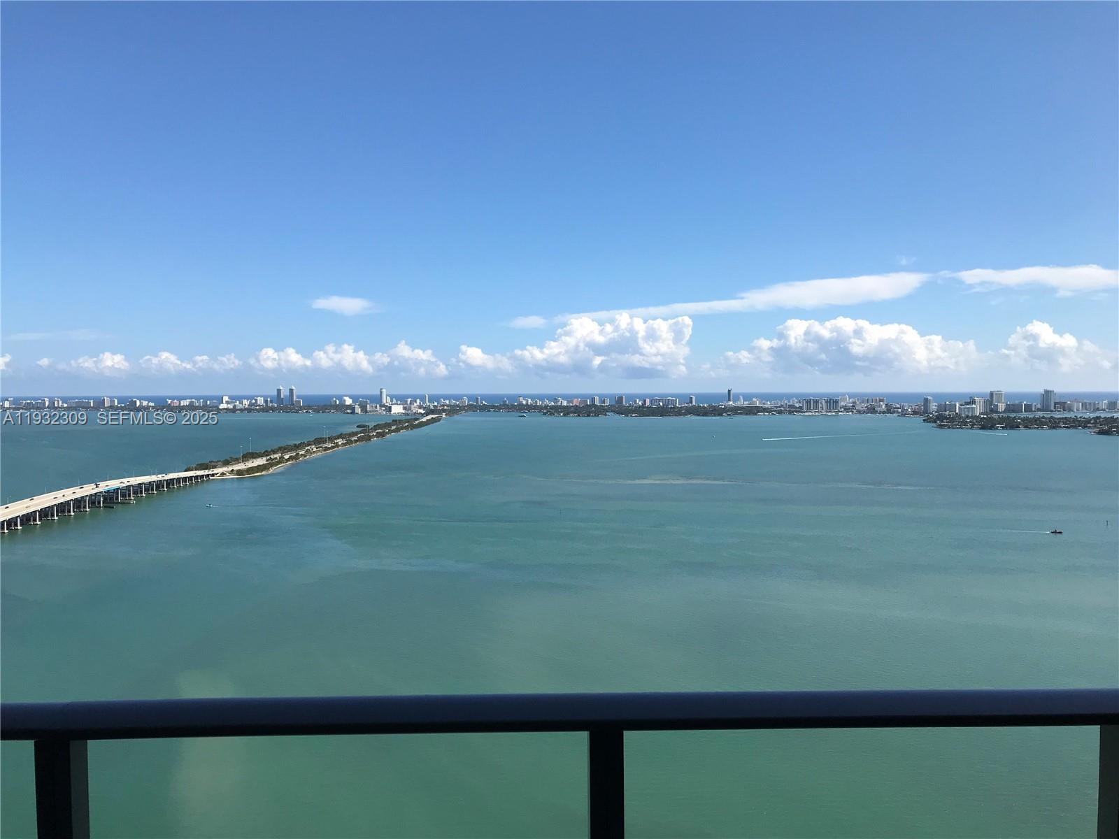 GRAN PARAISO - Residential Lease