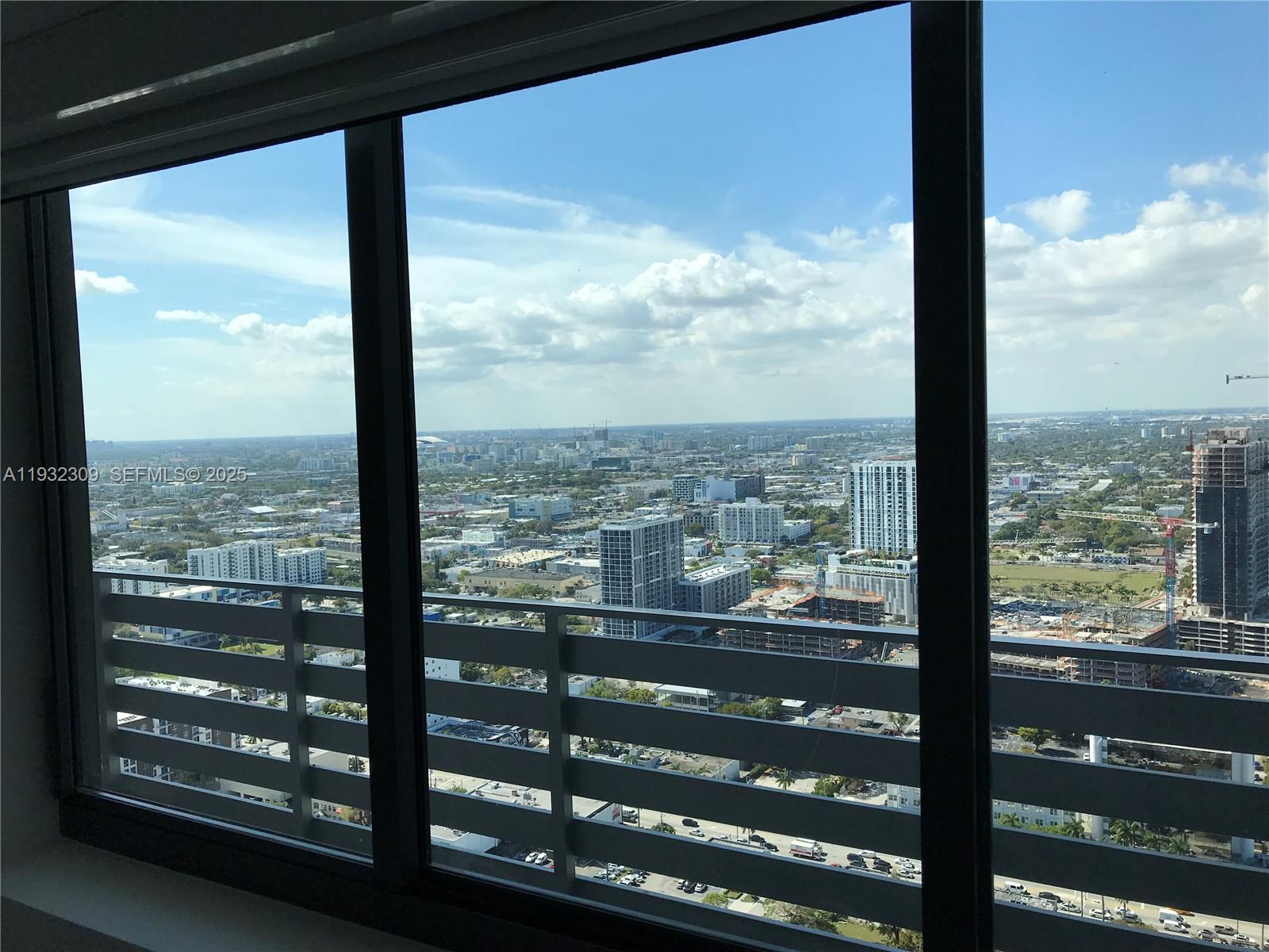 GRAN PARAISO - Residential Lease