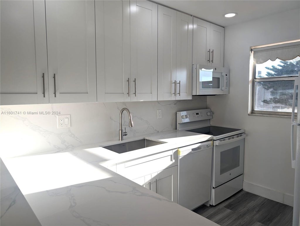 Photo of 206 Oxford #100, West Palm Beach, FL 33417 (MLS # A11601741)