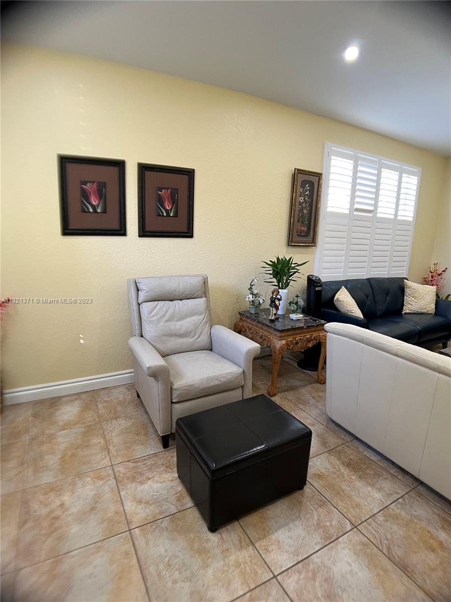Photo 17 of 19 of 18745 SW 27th Ct townhome