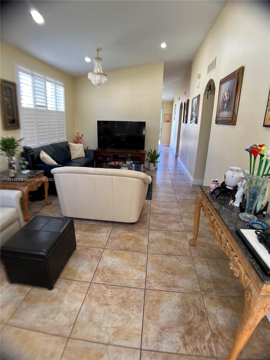 Photo 3 of 19 of 18745 SW 27th Ct townhome