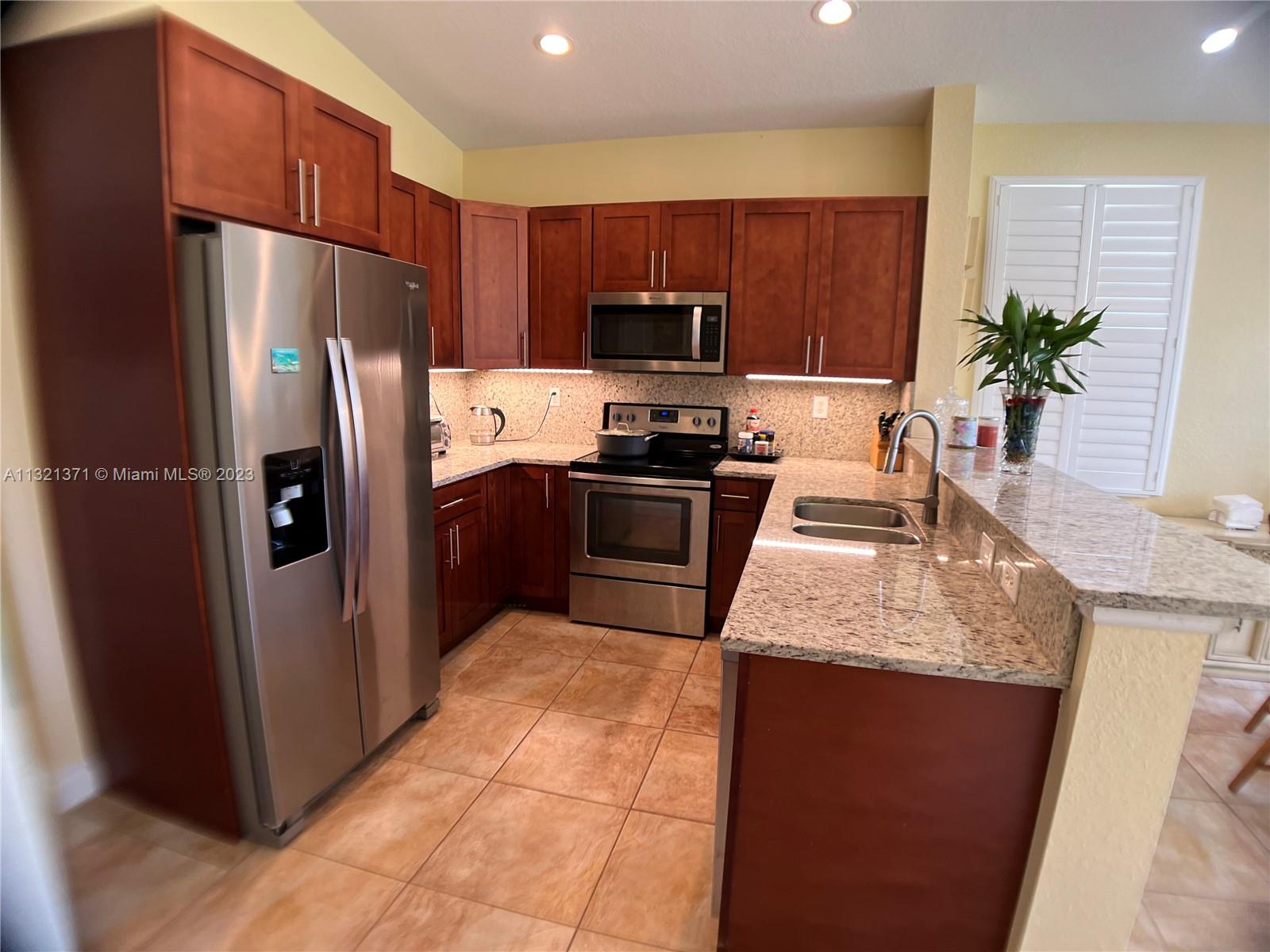 Photo 8 of 19 of 18745 SW 27th Ct townhome
