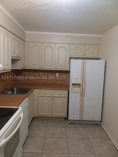 Photo of 8267 SW 128th St #105, Pinecrest, FL 33156 (MLS # A11717069)