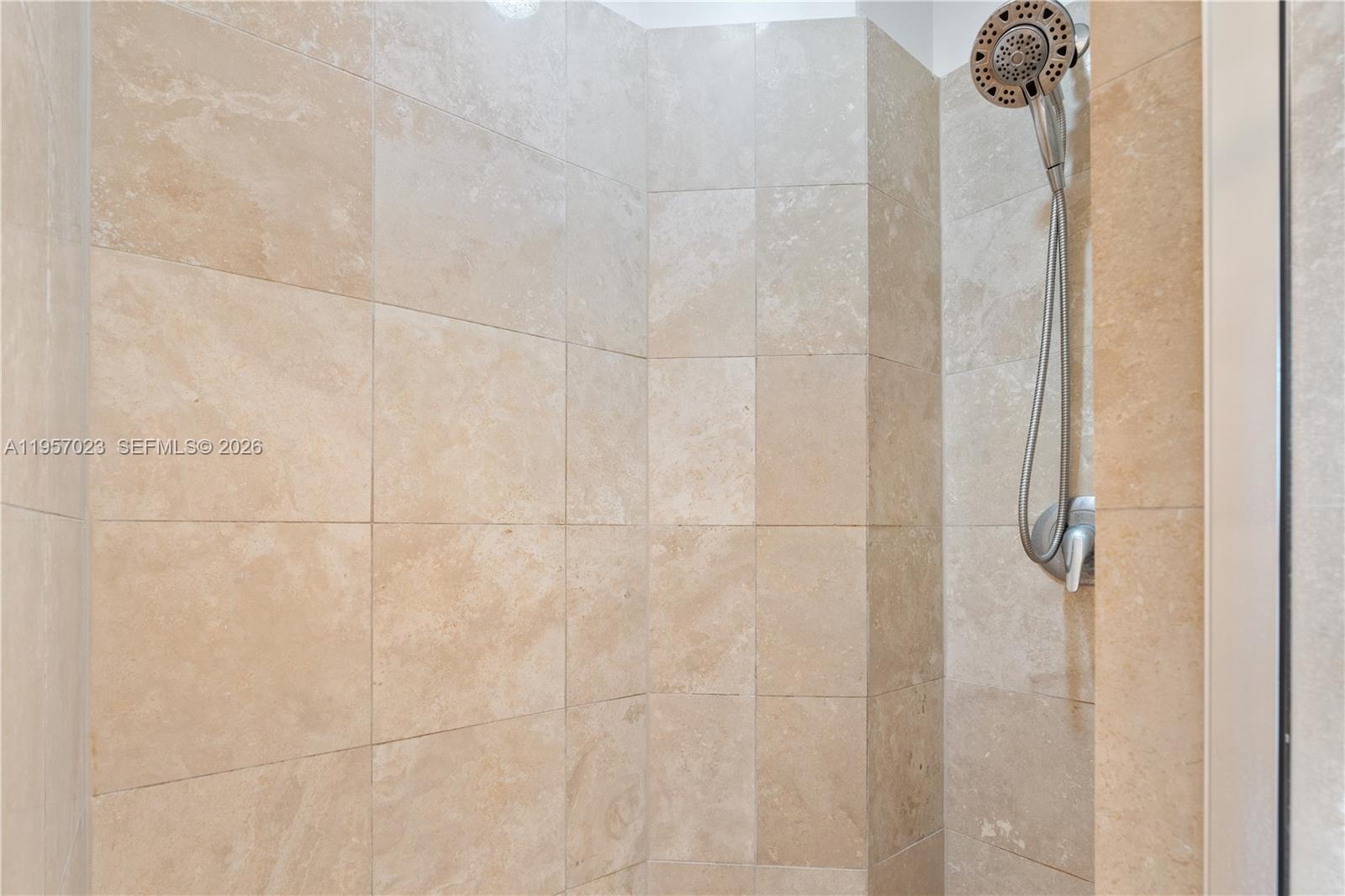 CITY 24 CONDO - Residential