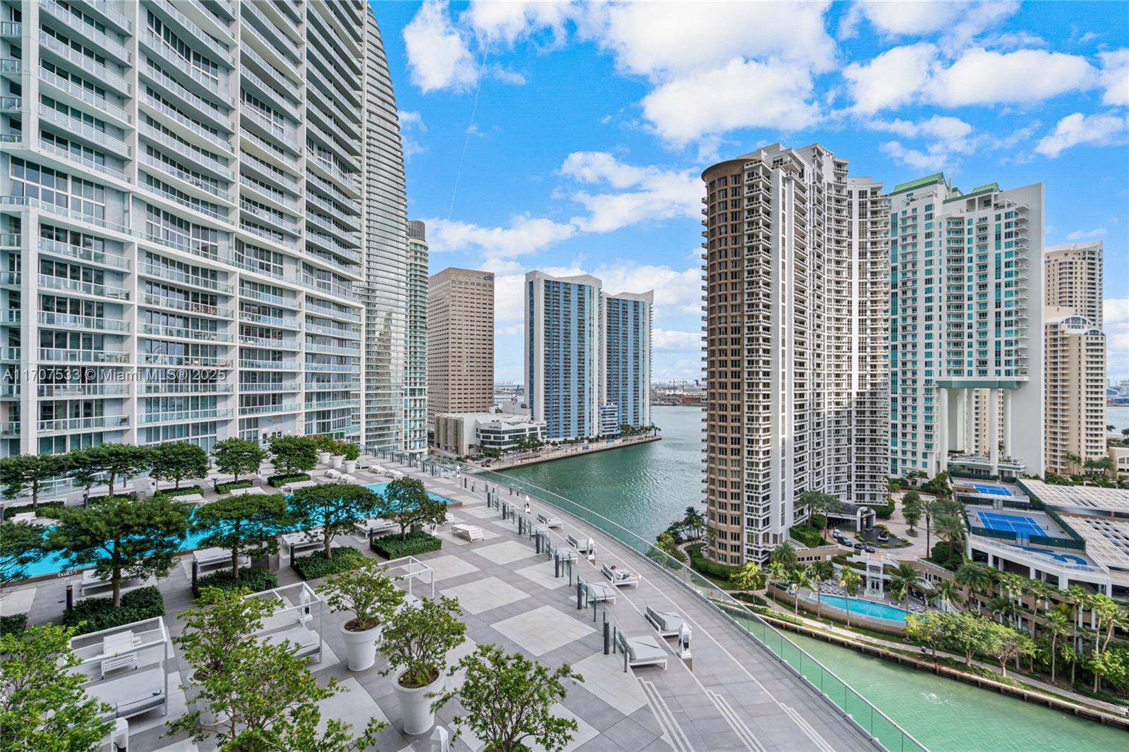 ICON BRICKELL NO TWO - Residential