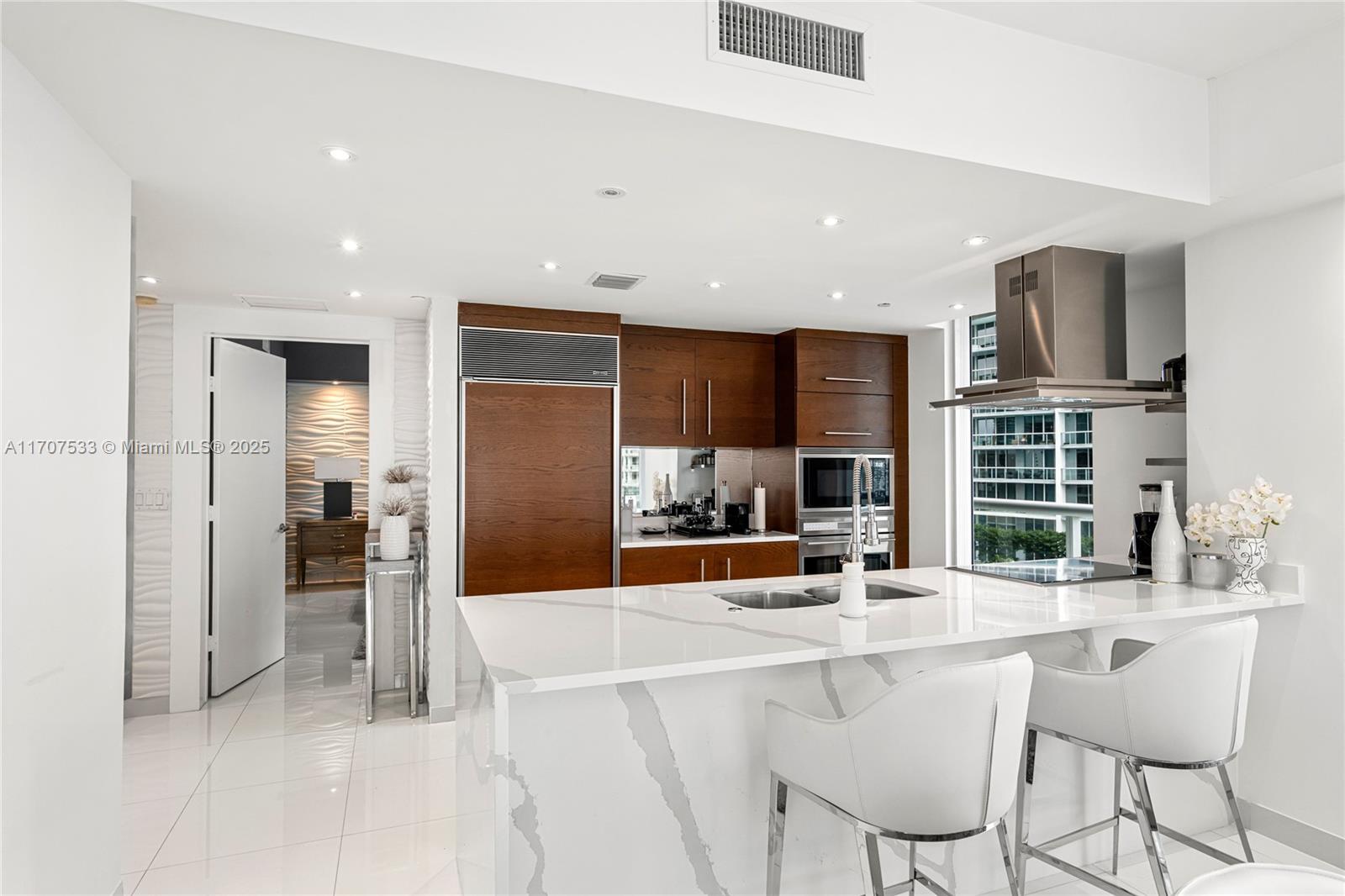 ICON BRICKELL NO TWO - Residential