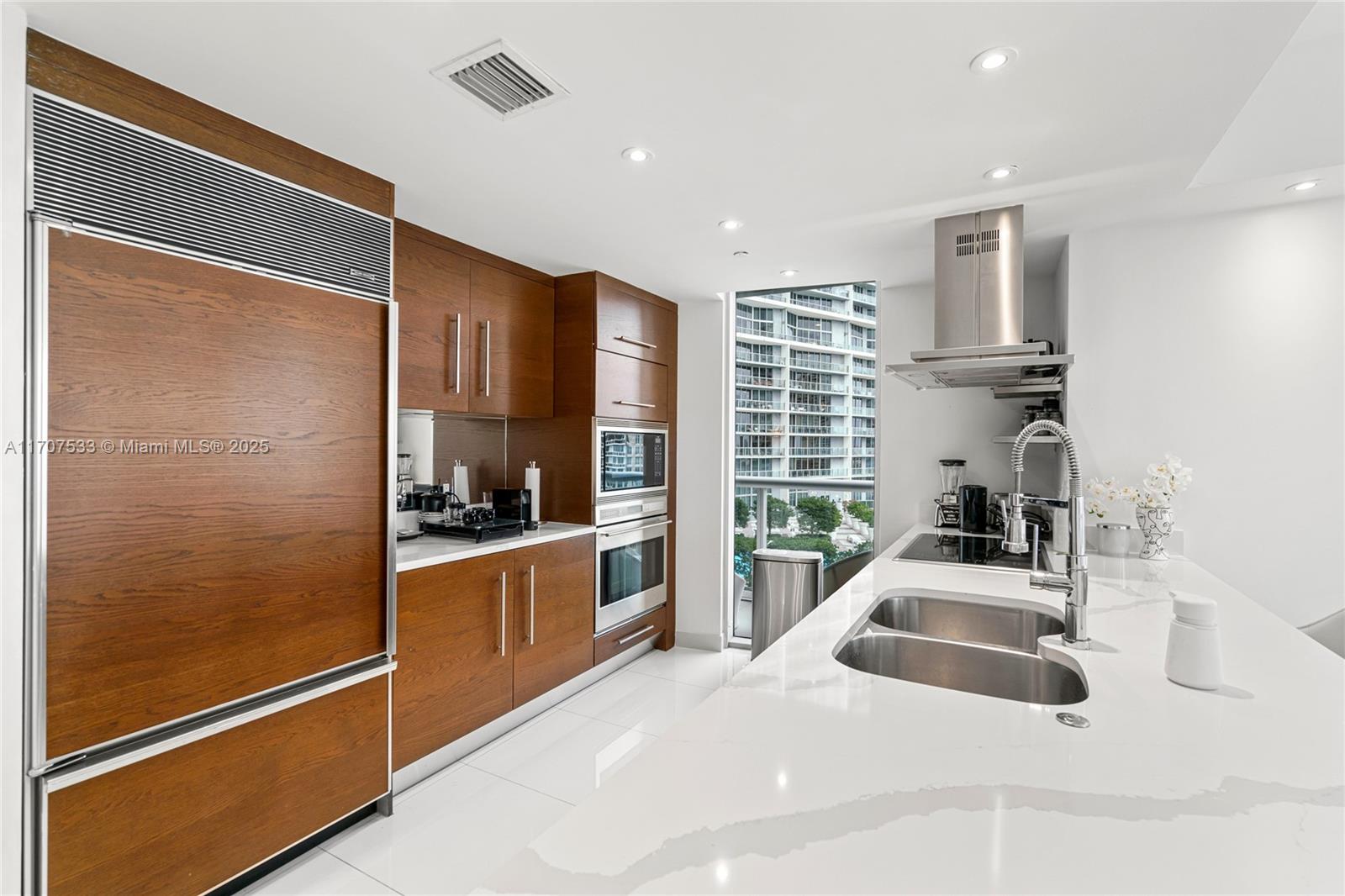 ICON BRICKELL NO TWO - Residential
