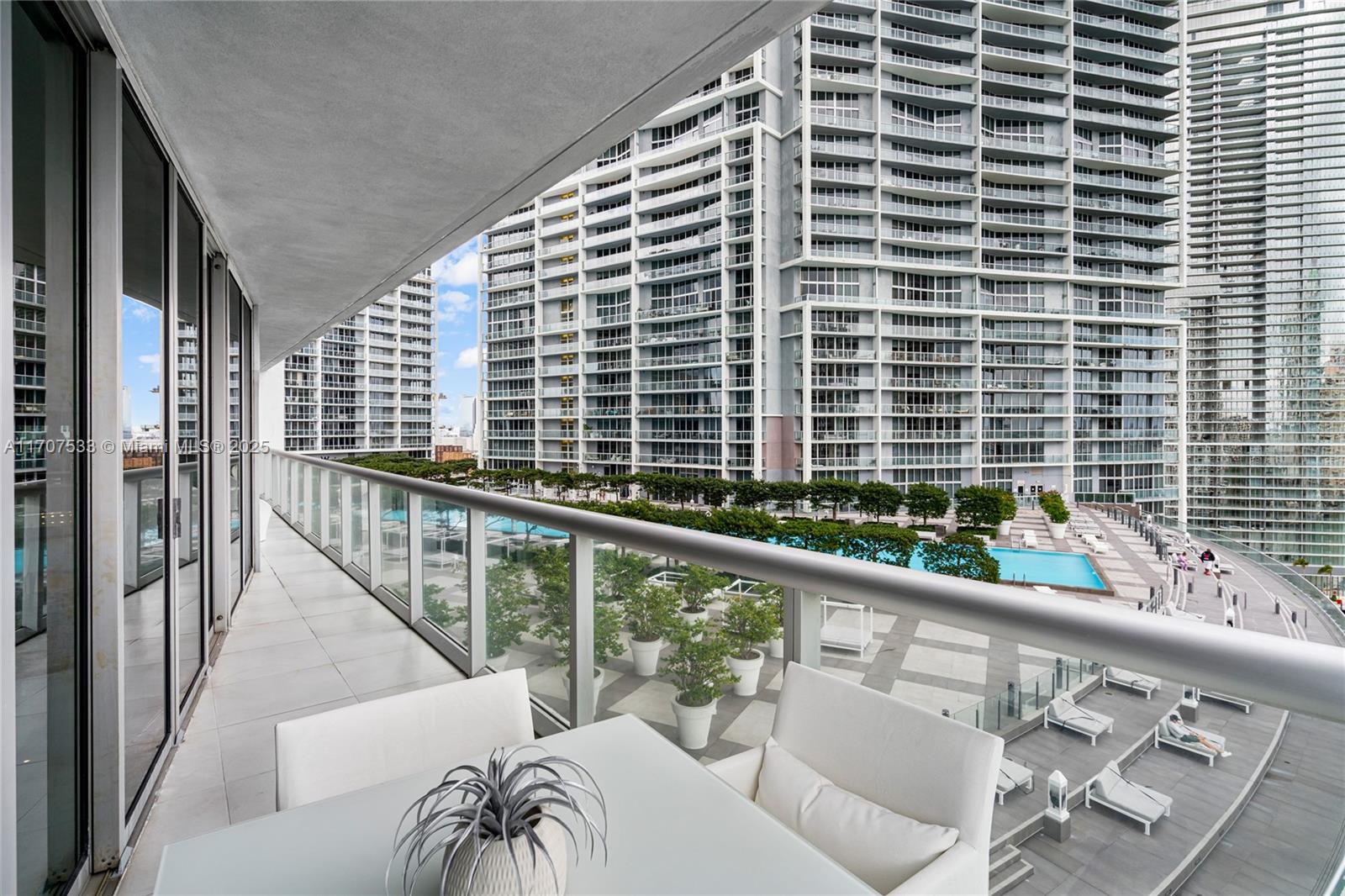 ICON BRICKELL NO TWO - Residential