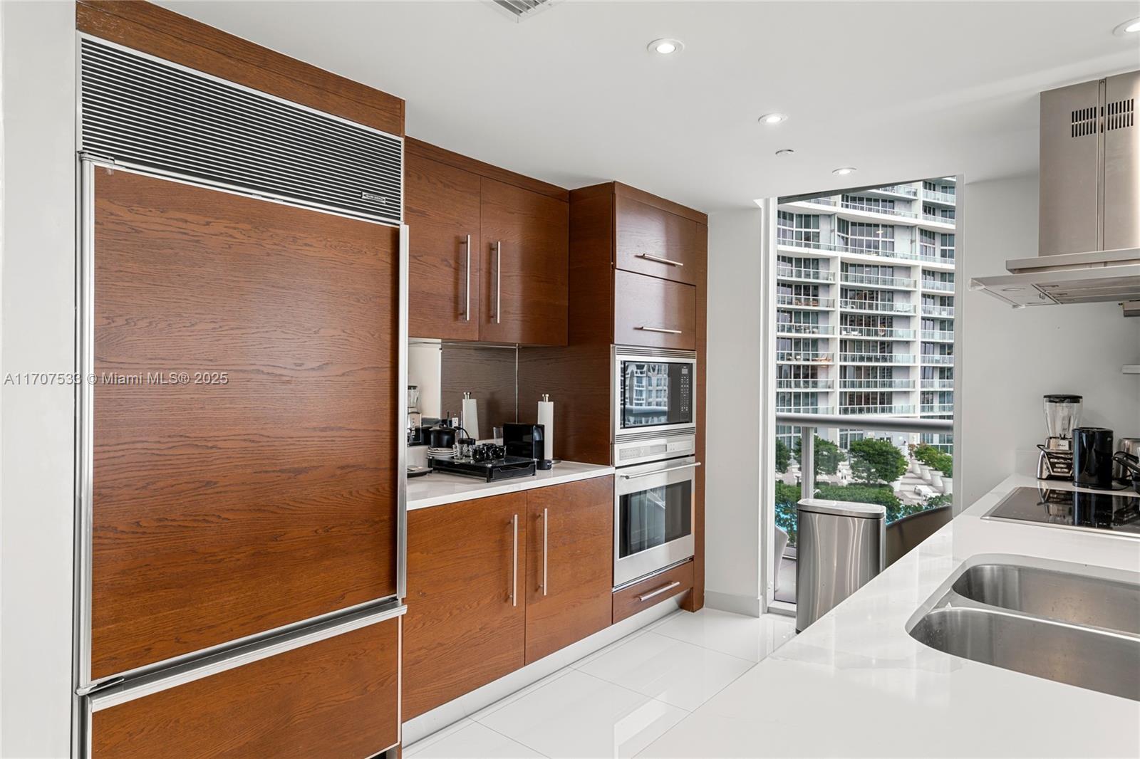 ICON BRICKELL NO TWO - Residential