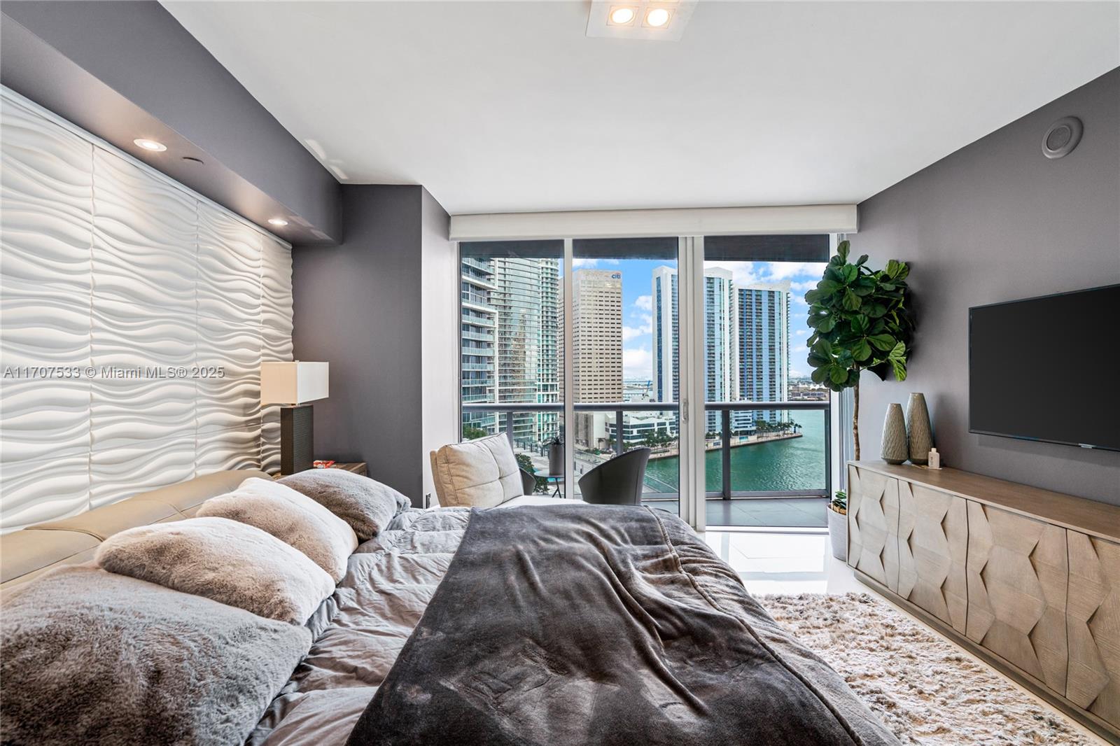 ICON BRICKELL NO TWO - Residential