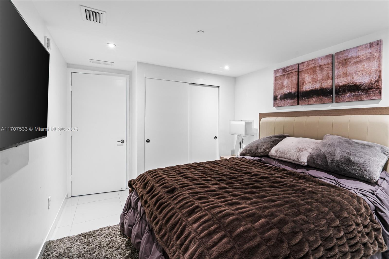 ICON BRICKELL NO TWO - Residential