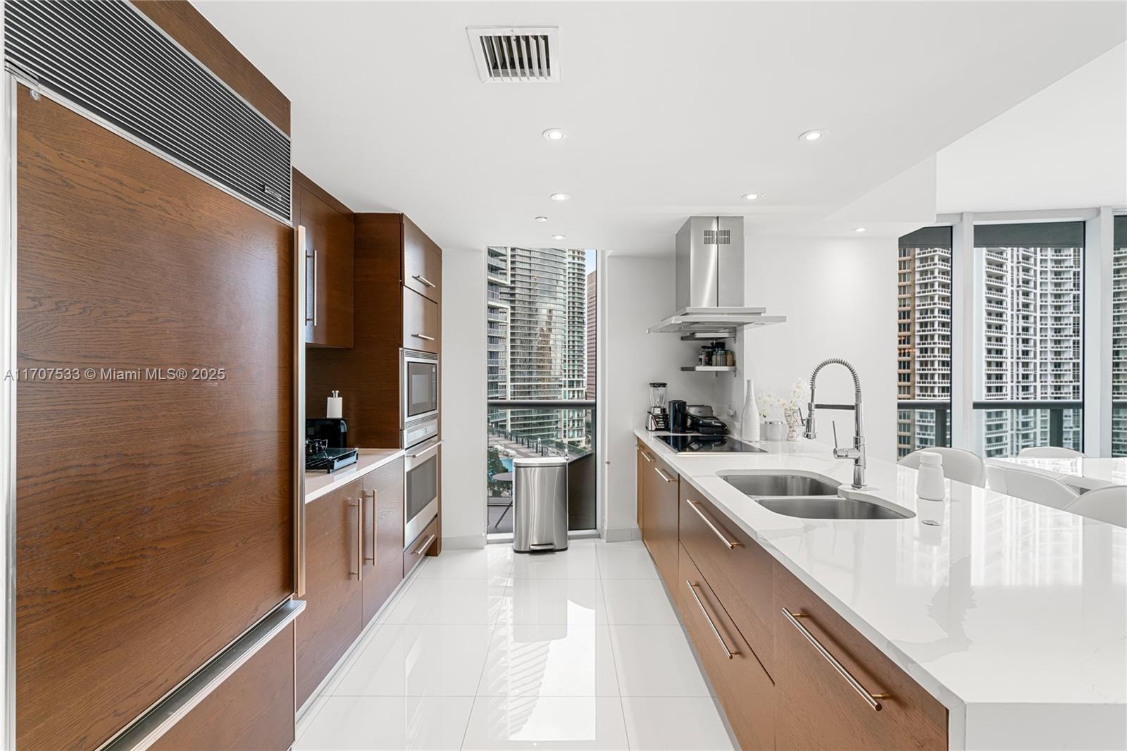 ICON BRICKELL NO TWO - Residential