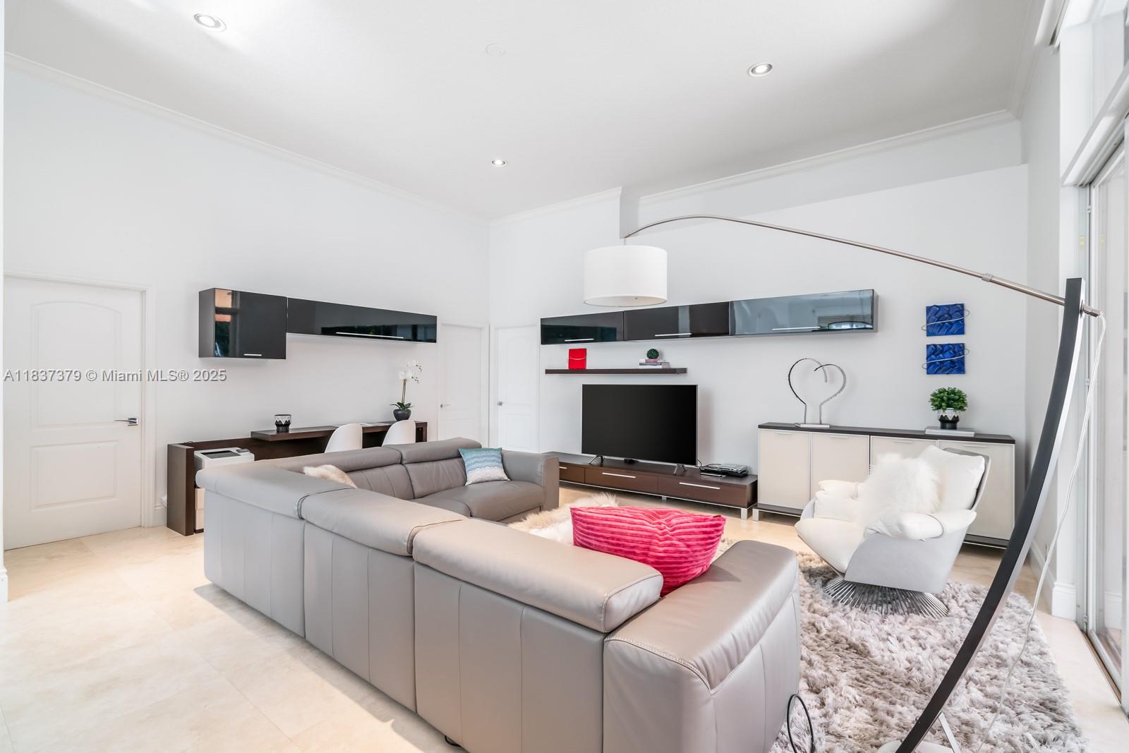 SECTOR 7 - Residential Lease