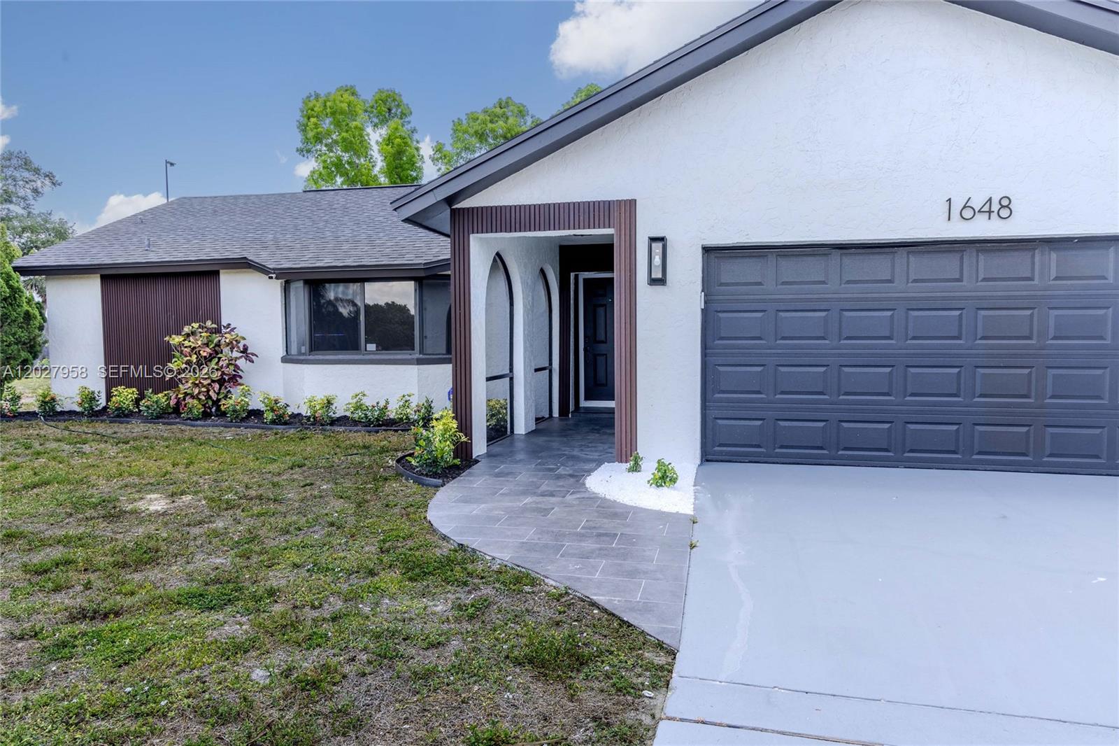 1648 Coral Point Dr
