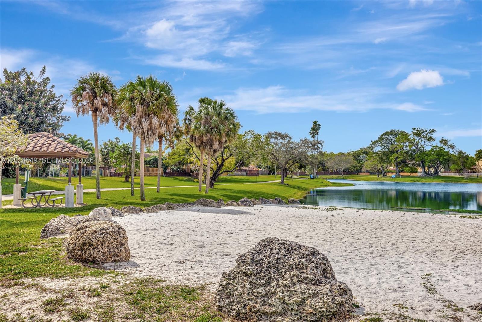 VILLAS AT THE HAMMOCKS CO - Residential