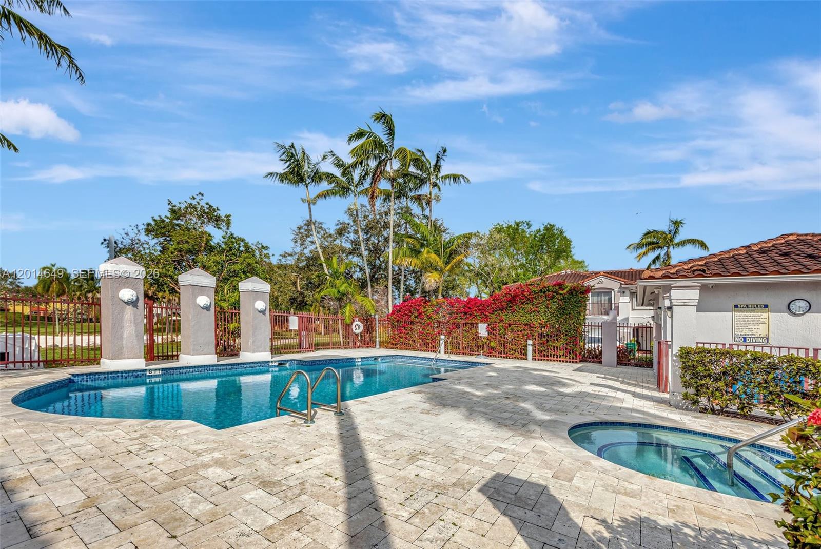 VILLAS AT THE HAMMOCKS CO - Residential