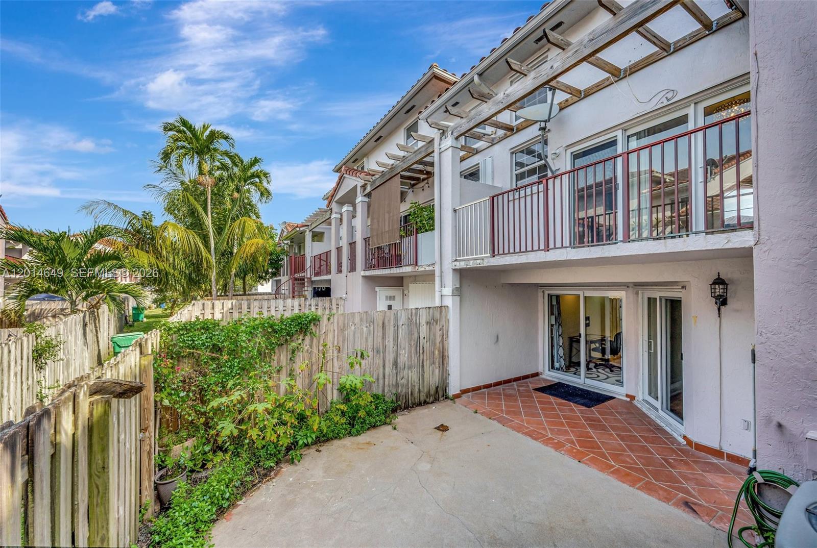 VILLAS AT THE HAMMOCKS CO - Residential