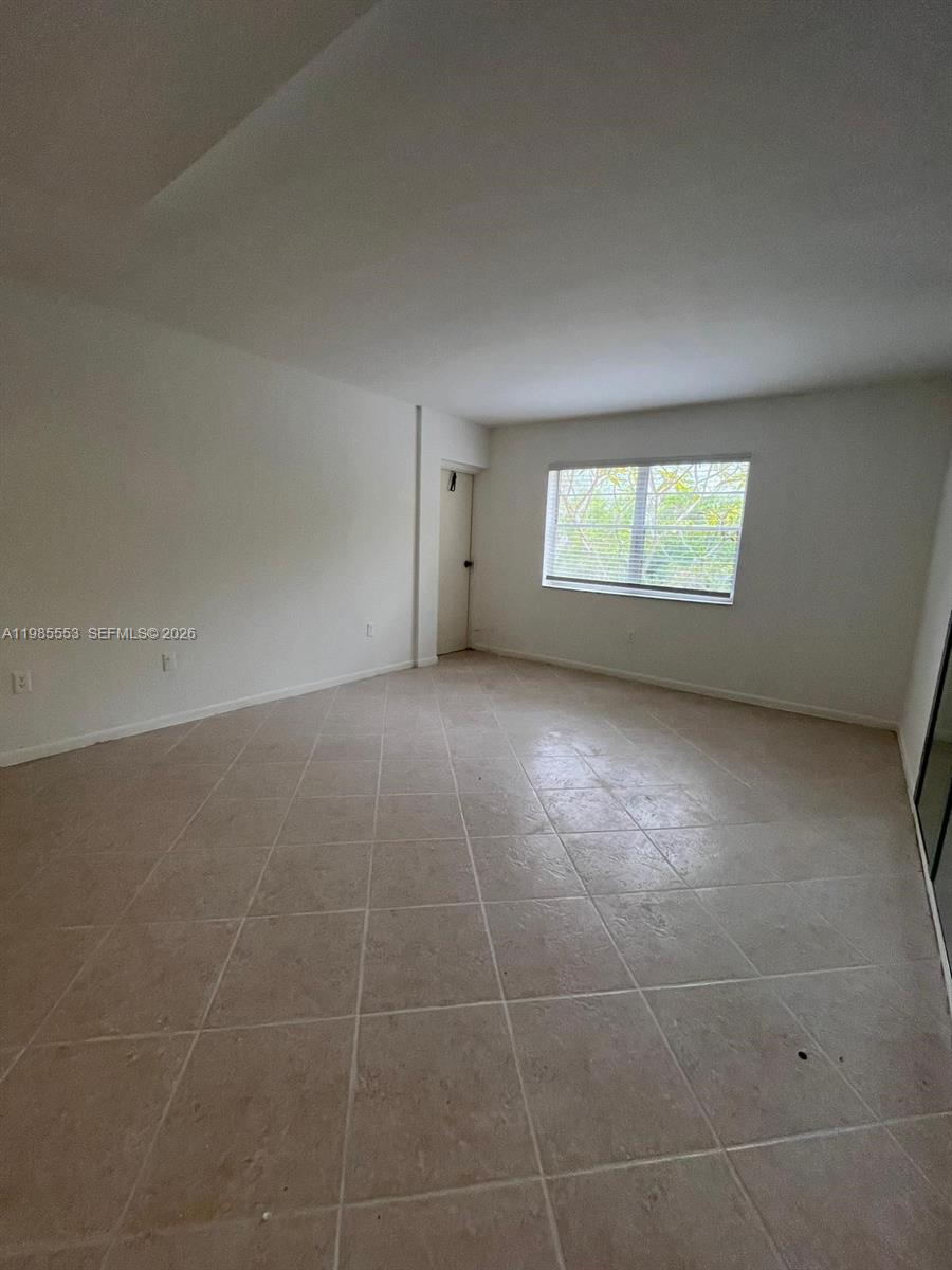 HERITAGE CIRCLE CONDO - Residential