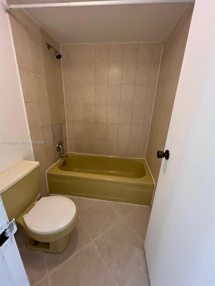 HERITAGE CIRCLE CONDO - Residential