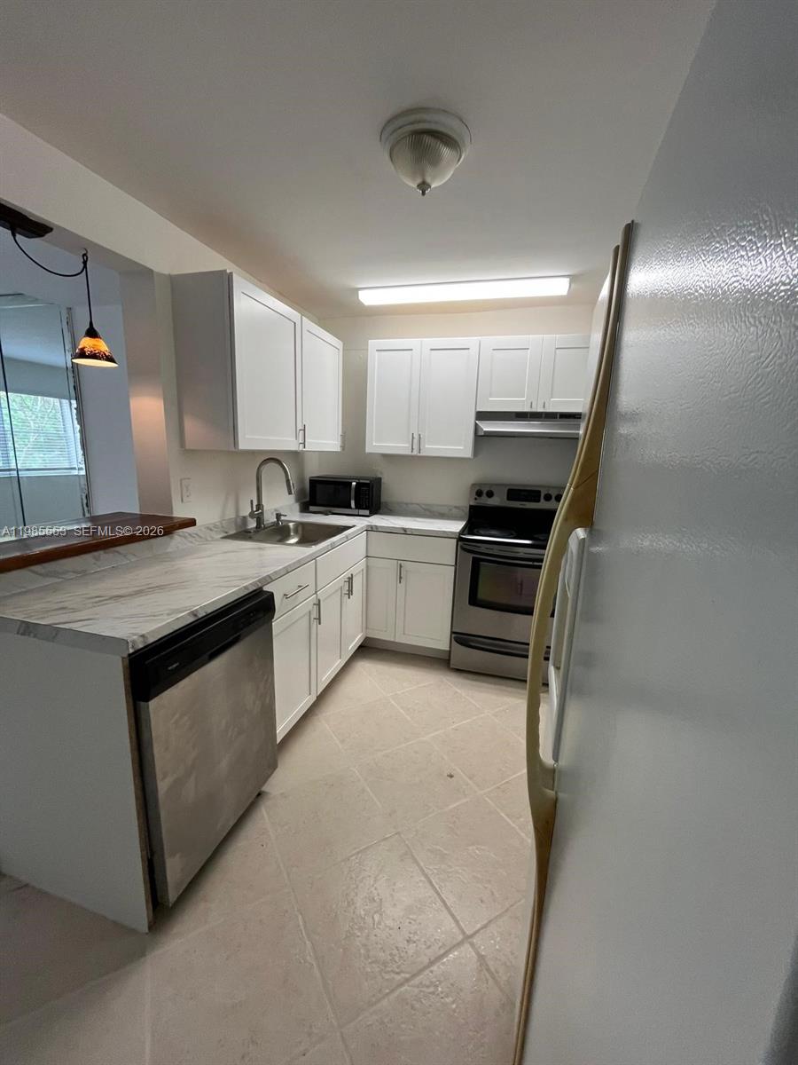 HERITAGE CIRCLE CONDO - Residential