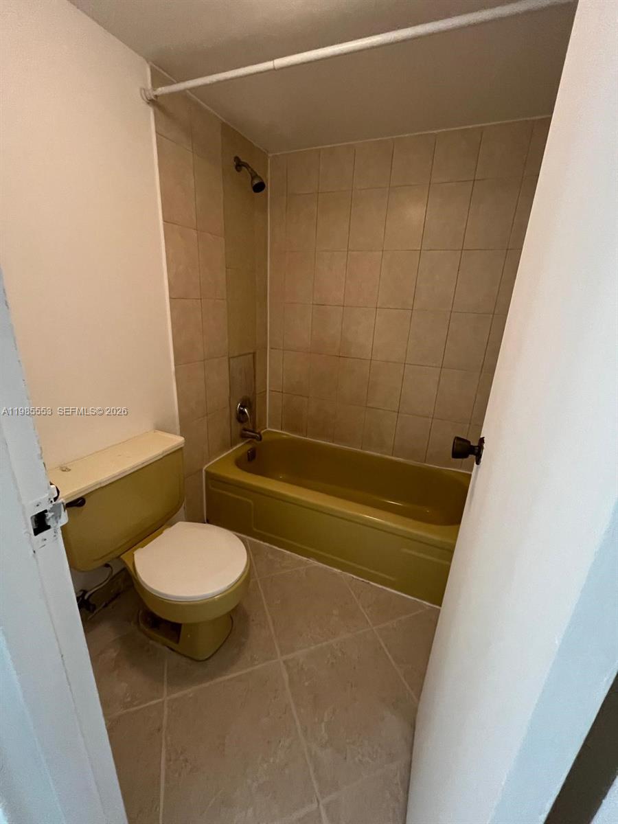 HERITAGE CIRCLE CONDO - Residential