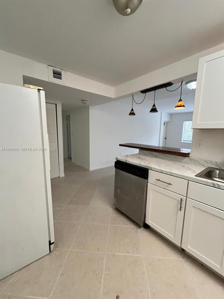 HERITAGE CIRCLE CONDO - Residential