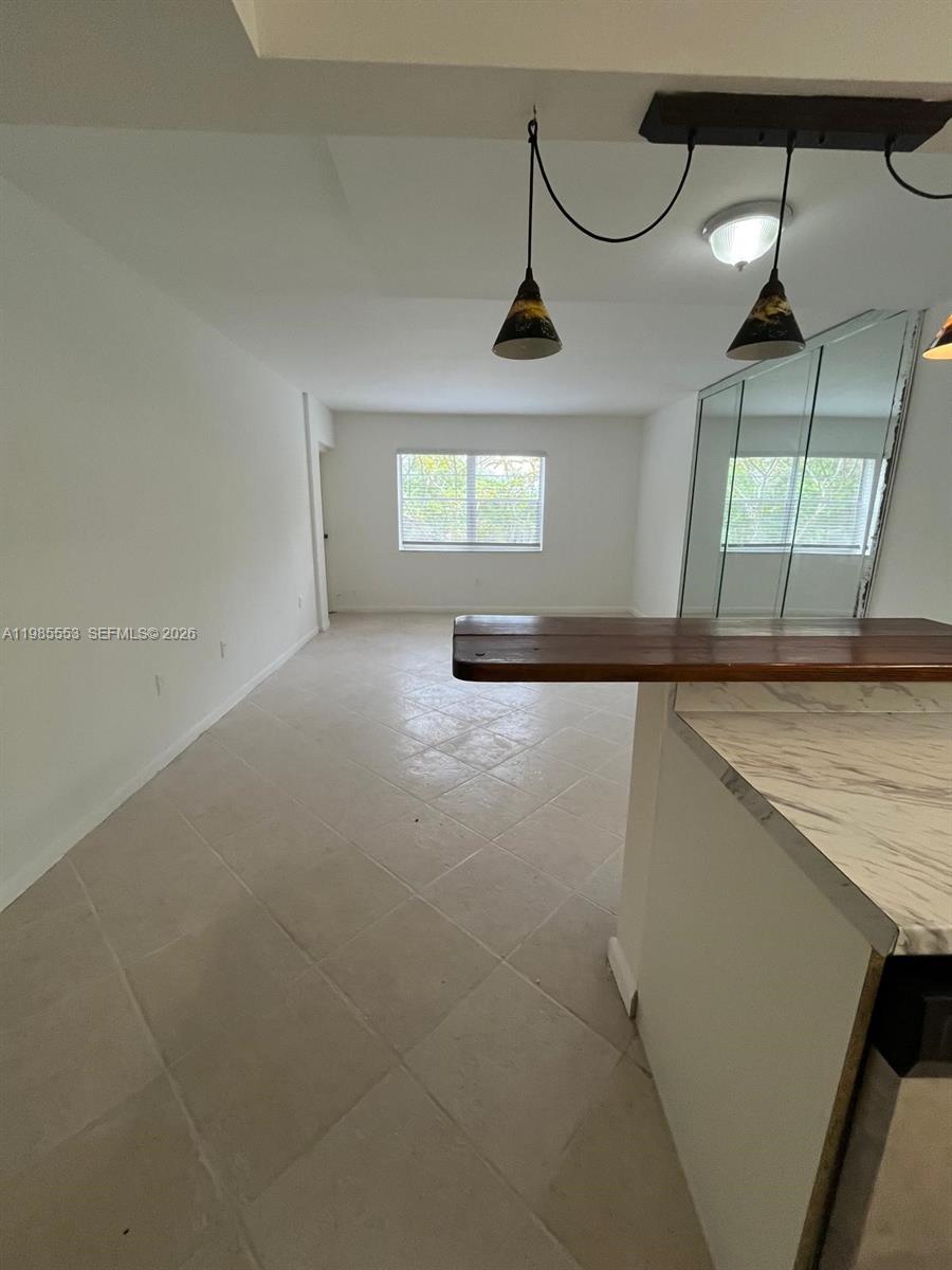 HERITAGE CIRCLE CONDO - Residential