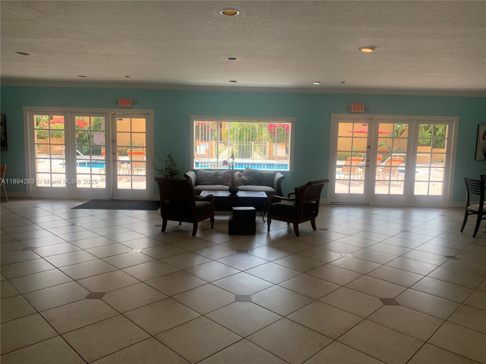 VENETIAN GARDENS AT COUNT - Residential Lease