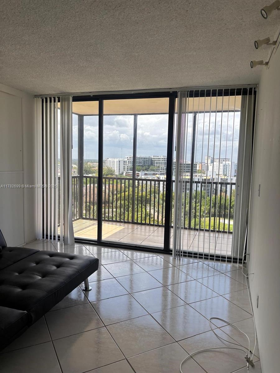 20301 W Country Club Dr 1430