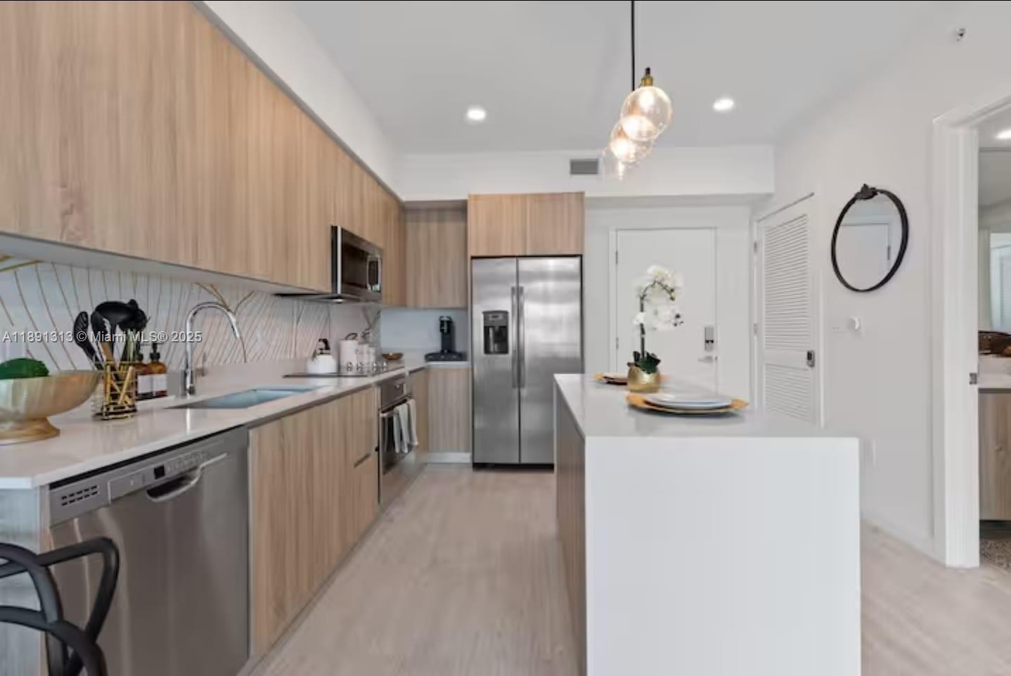 3900 Biscayne Blvd S-318