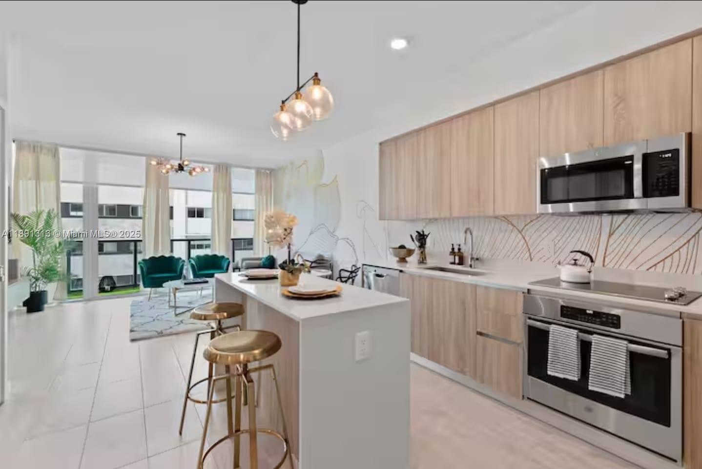 3900 Biscayne Blvd S-318