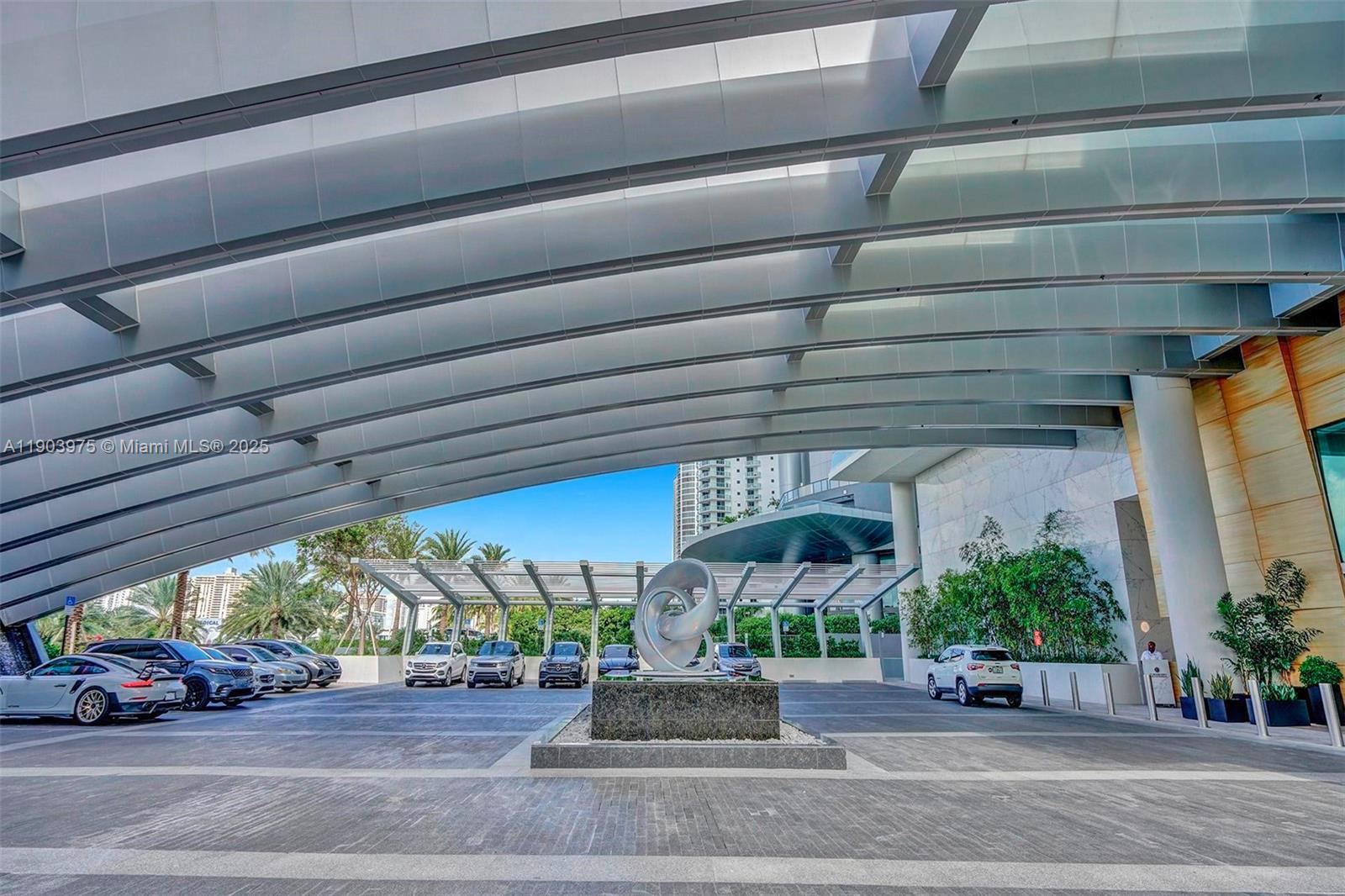 18501 Collins Ave 1902