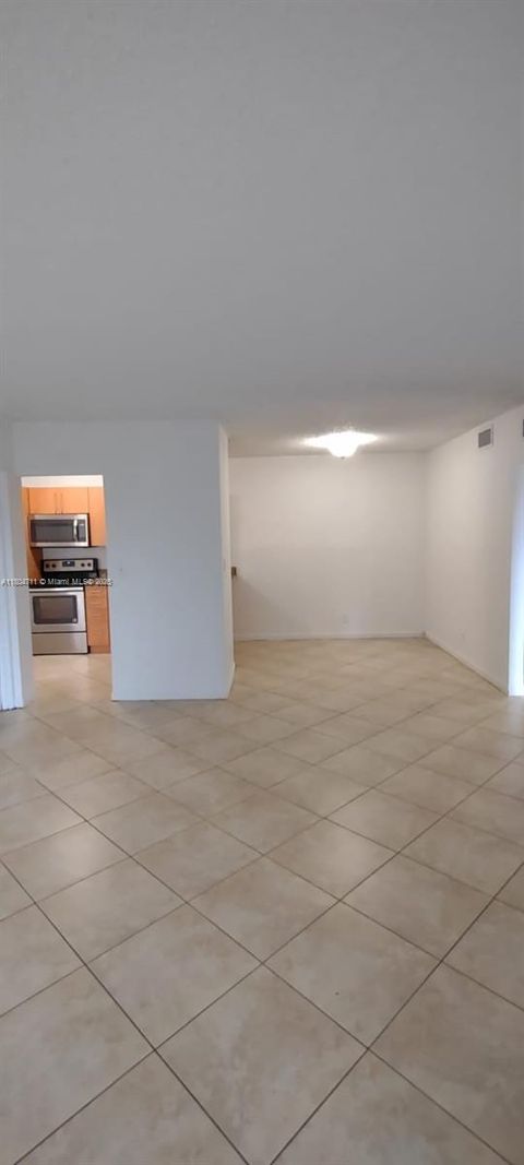 4007 N University Dr 109 Sunrise FL 33351