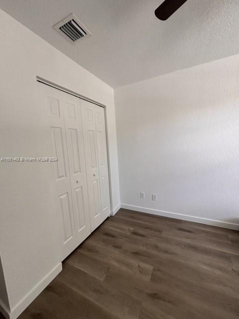 AN UNFURNISHED BEDROOM IN A PRIVATE UNIT. WATER, ELECTRICITY, AND INTERNET INCLUDED. SINGLE PERSON ONLY. FURNISHED LIVING AREA. KITCHEN AND 1/2 A BATHROOM DOWNSTAIRS TO SHARE. CLOSE TO I-95, TURNPIKE, BOCA MALL, AND FLORIDA ATLANTIC UNIVERSITY. MUST WORK AWAY FROM HOME. NO PETS, NO DRUGS, NO DRAMA, NO SMOKING. AND NO OVERNIGHT GUEST. QUITE, A RESPECTFUL, CLEAN, POLITE, AND STABLE PERSON ONLY.