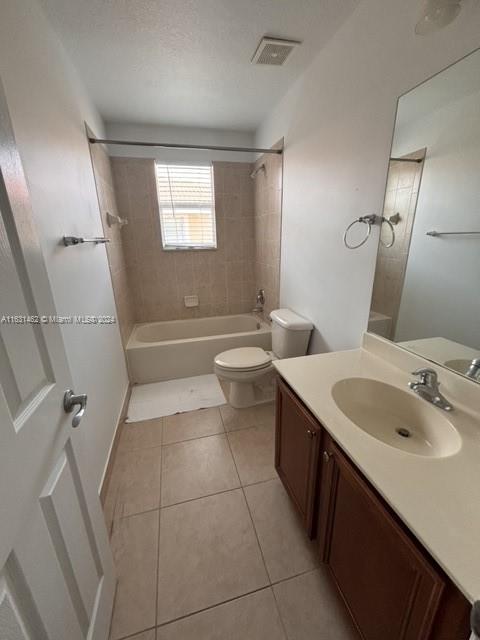 ROYAL WOODS CONDO - Residential Lease