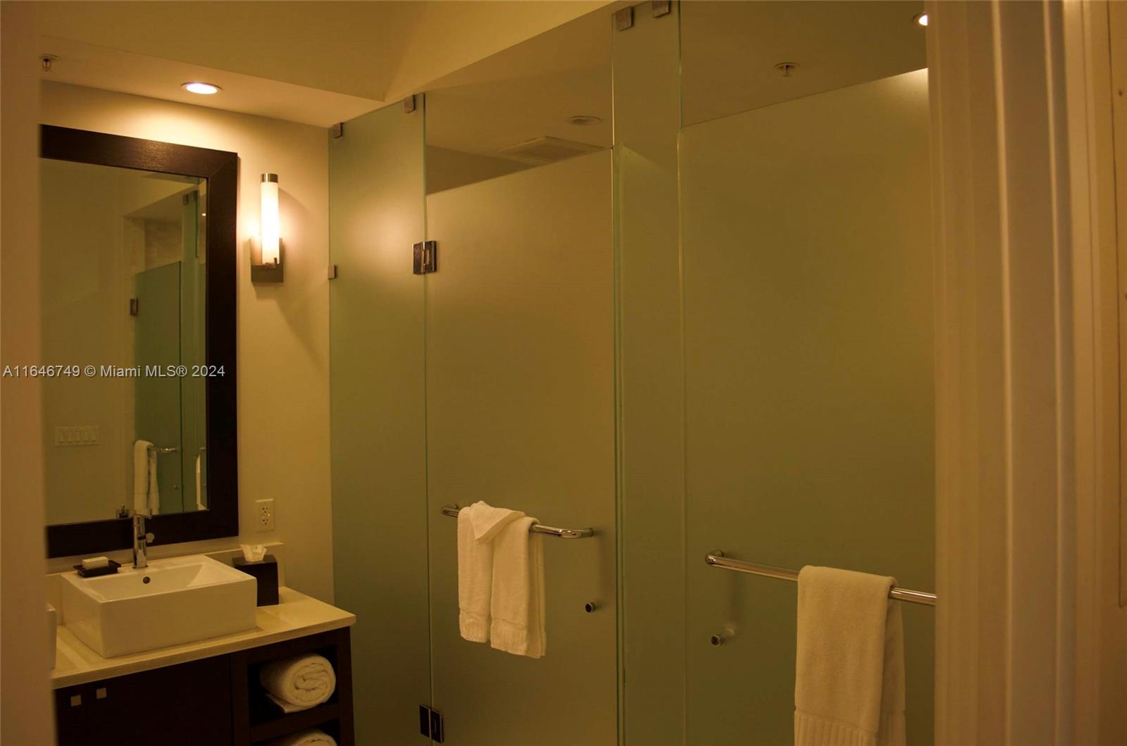 View photos, virtual tours, details... 5300 NW 87th Ave 809