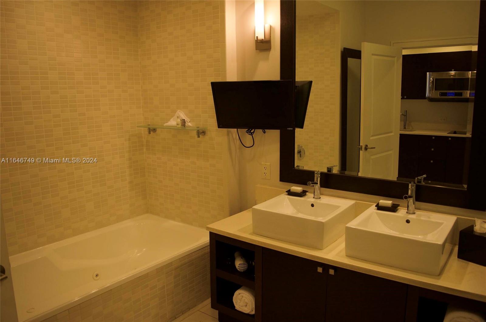 View photos, virtual tours, details... 5300 NW 87th Ave 809