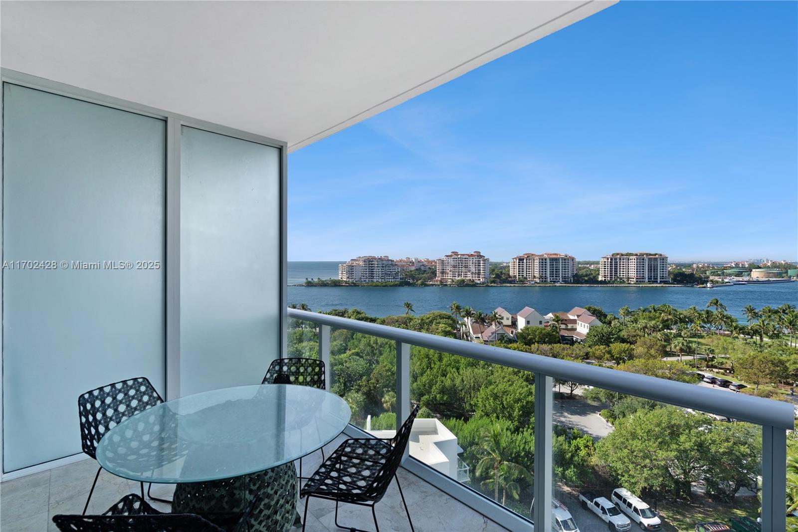Rental Property at 100 S Pointe Dr 1002, Miami Beach, Miami-Dade County, Florida - Bedrooms: 1 
Bathrooms: 2  - $11,500 MO.