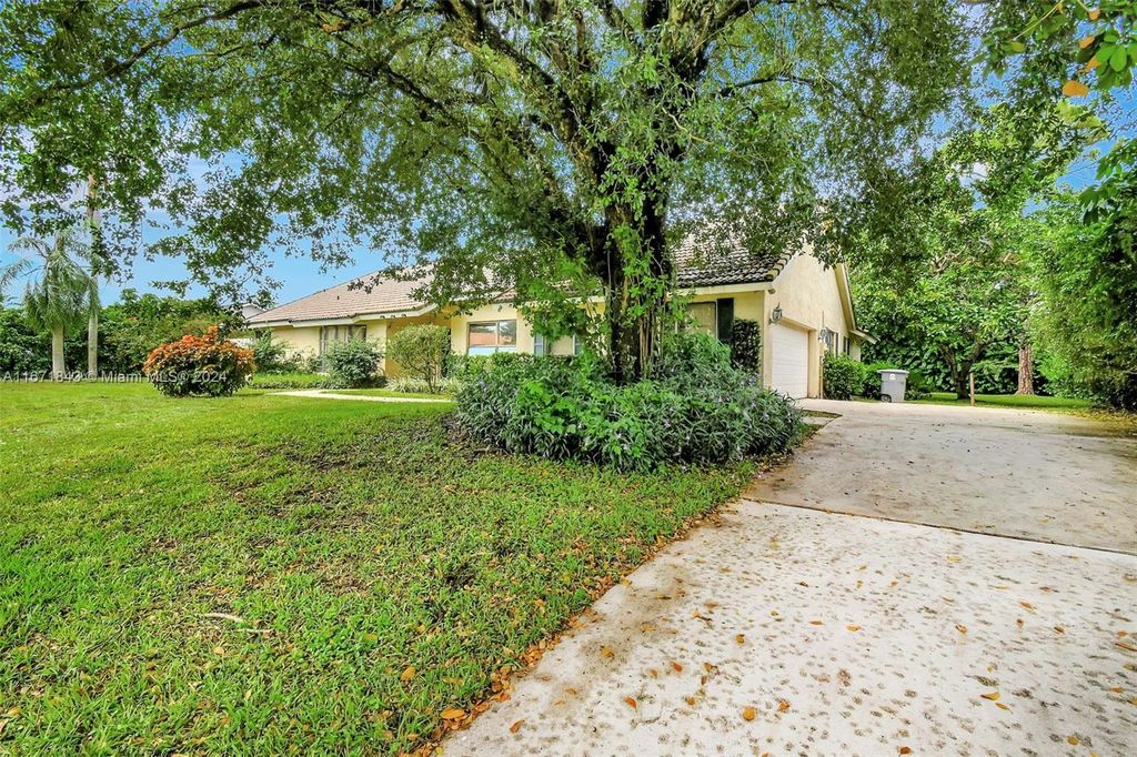 Photo of 4543 Gleneagles Dr, Boynton Beach, FL 33436 (MLS # A11671843)